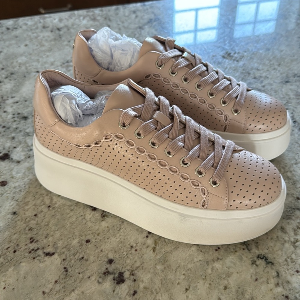 NEW Wishbone leather shoes - Picture 4 of 7